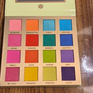 Bh eyeshadow pallet